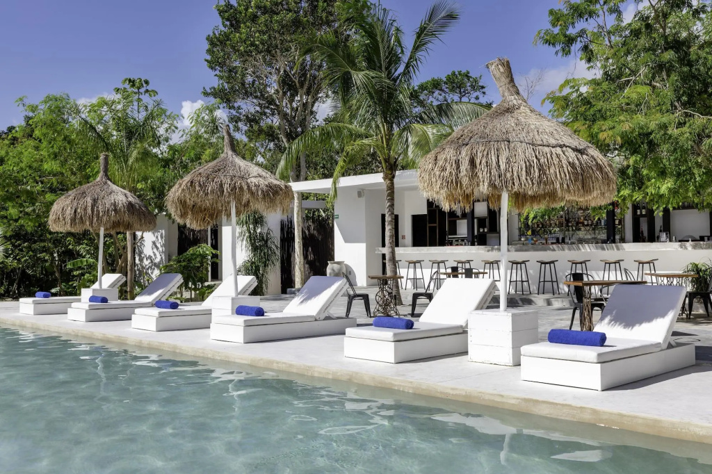 Beach & Waterfront