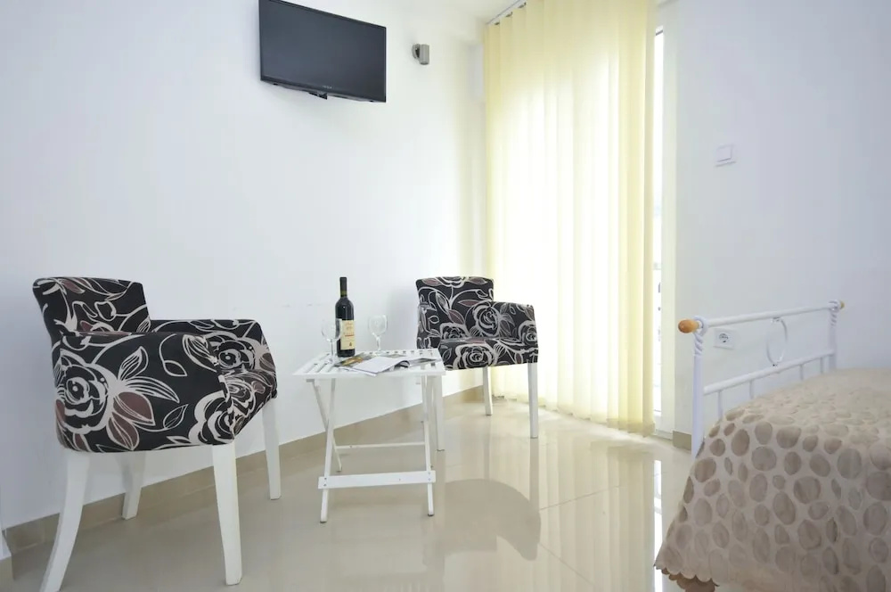 Comfort room
