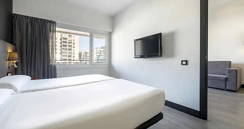 Standard Double Family room (twin beds)