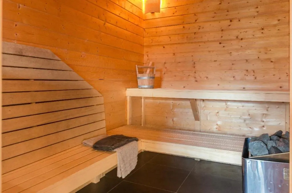Afficher la photo 8 — INUï, GRAND CHALET DE LUXE NEUF, SAUNA, SPA, classé 5 étoiles