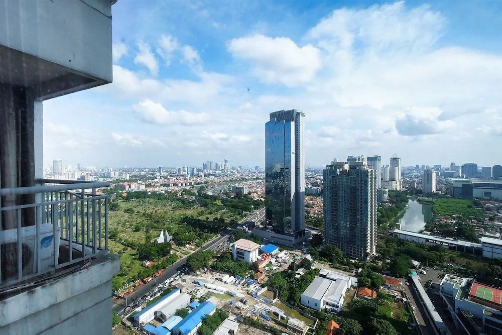 2 Bedrooms Sudirman Park By Travelio