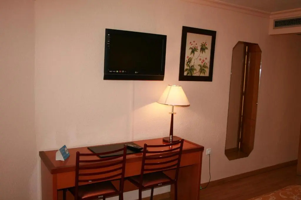 Double room (full double bed)
