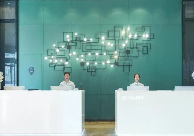 Lobby & Reception