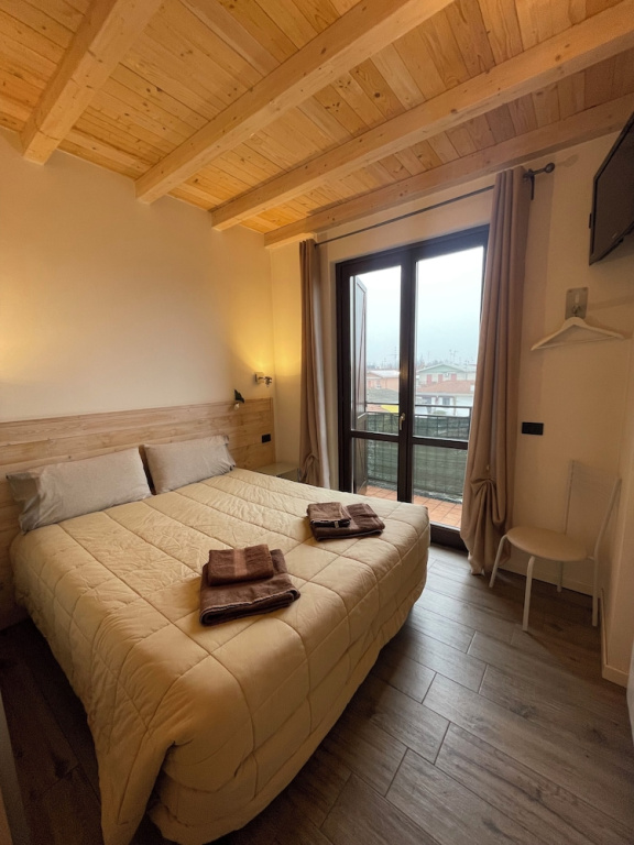 Superior Double room (full double bed)
