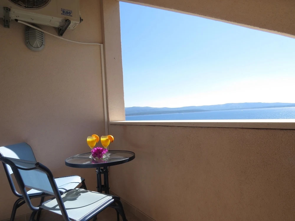 Studio with balcony and with sea view