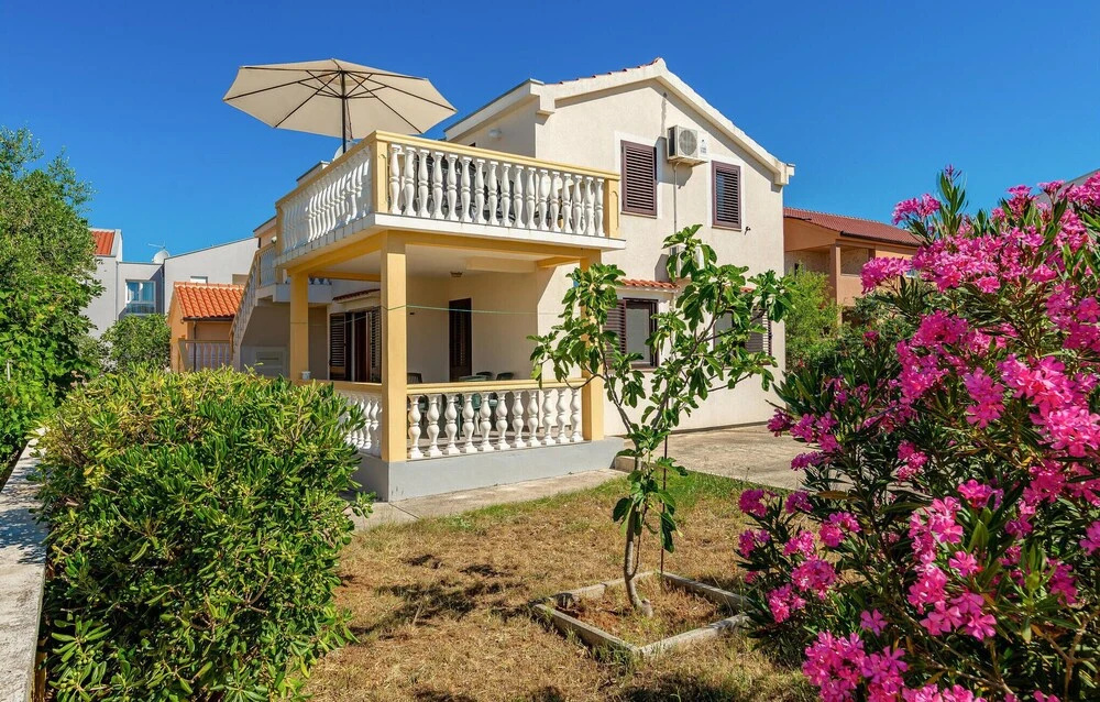 Beautiful Apartment in Vrsi With Wifi and 2 Bedrooms