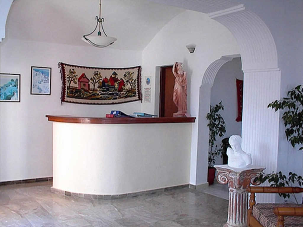 Lobby & Reception