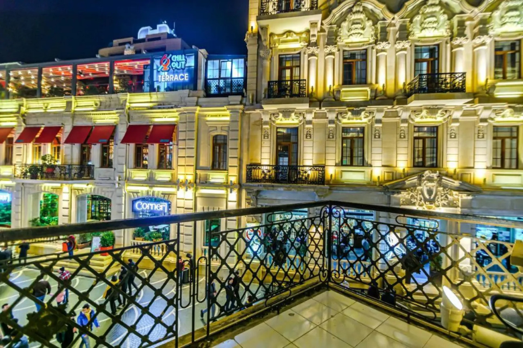 Nizami Street Vip Mado House