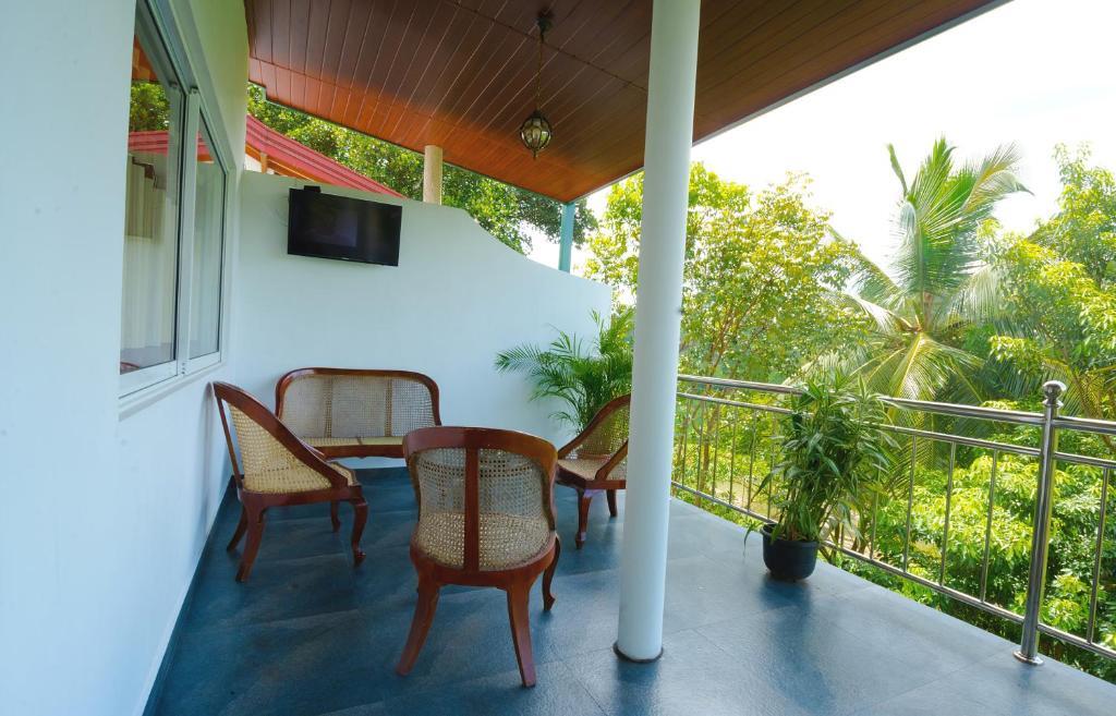 Kandy Riverside Villa