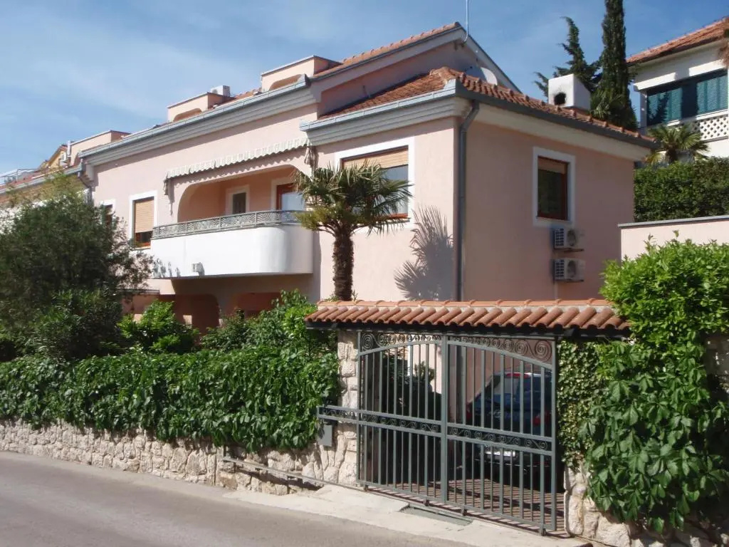Apartments 30 m from the beach