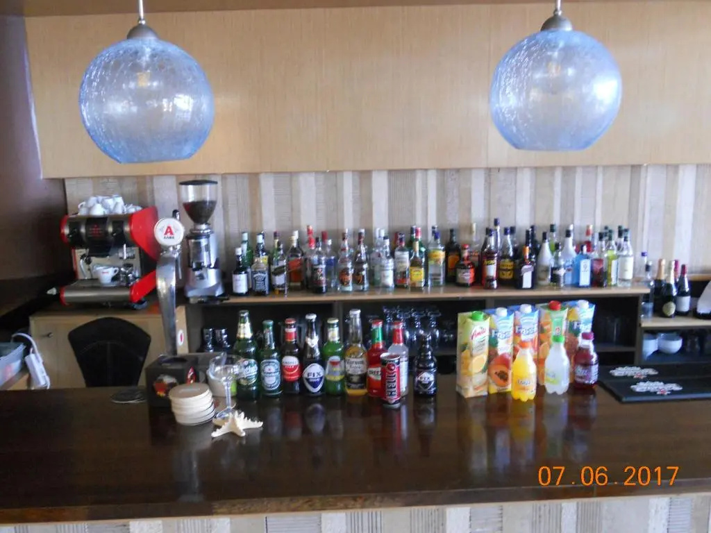 Food & Beverage