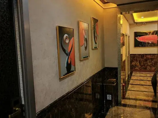 Yichun Hongmeiqi Express Hotel