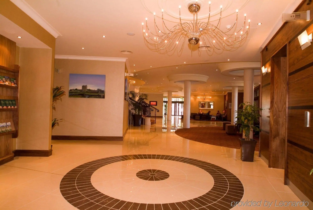 Lobby & Reception