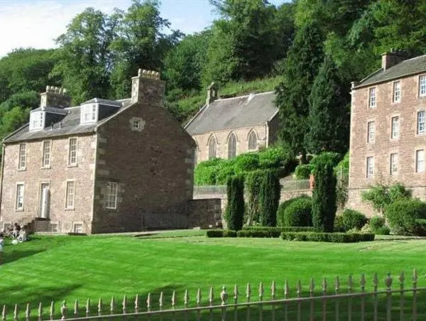2 Bedrooms Cottage