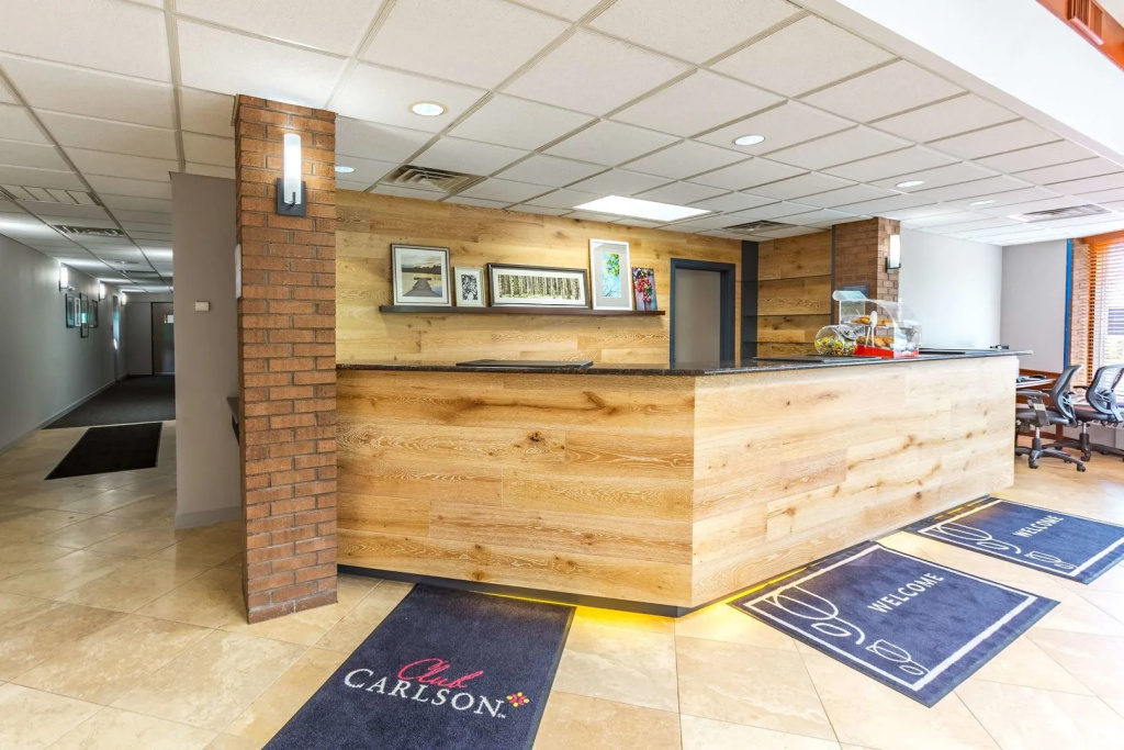Lobby & Reception