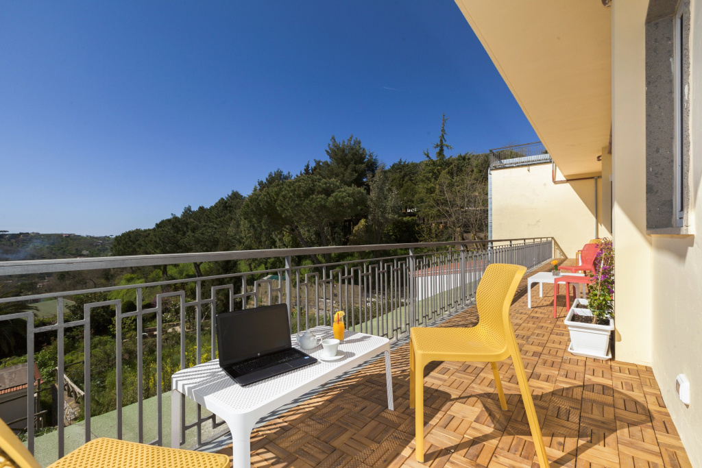 Balcony & Terrace