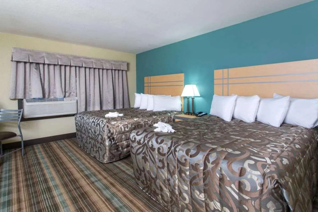 Standard Quadruple room