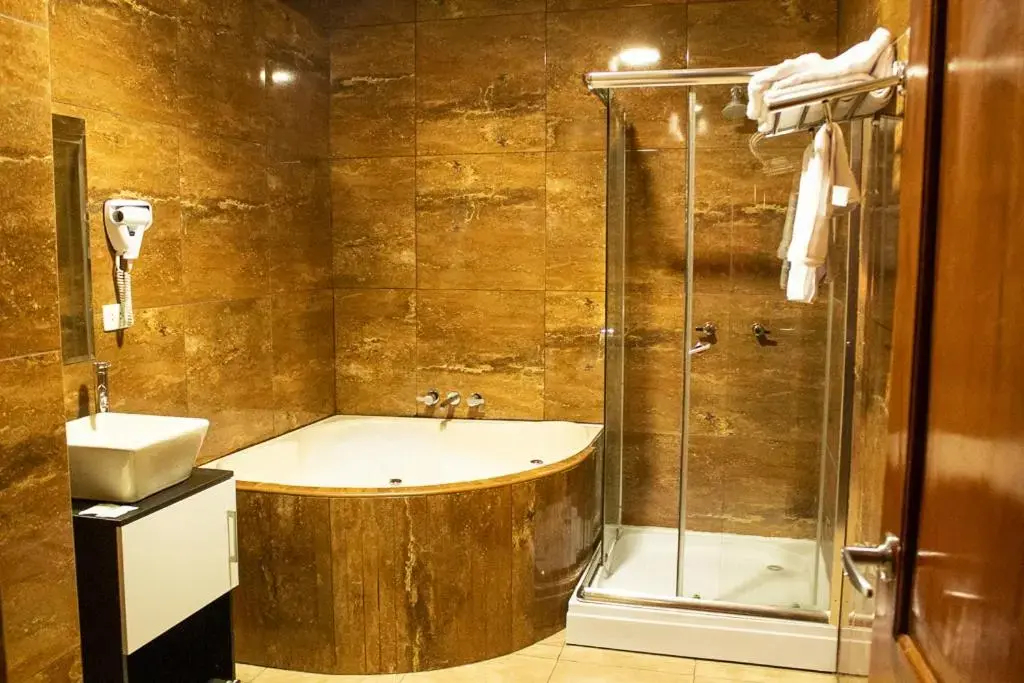 Hotel B & V - фото 10