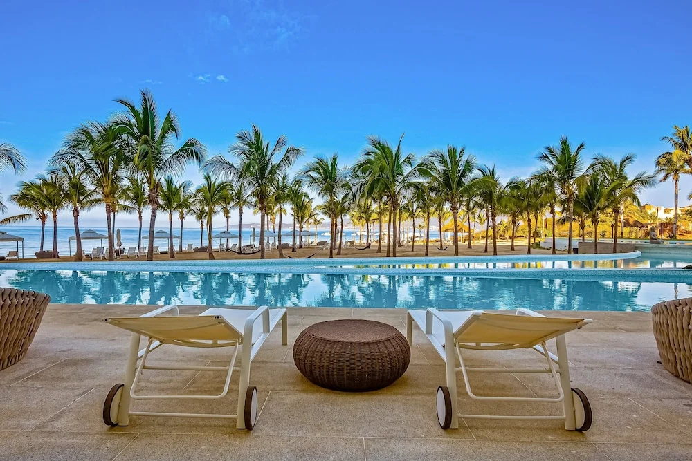 Oceanfront Luxury With Amazing View, 4 Pools, Private Beach, On-site Spa, Dining