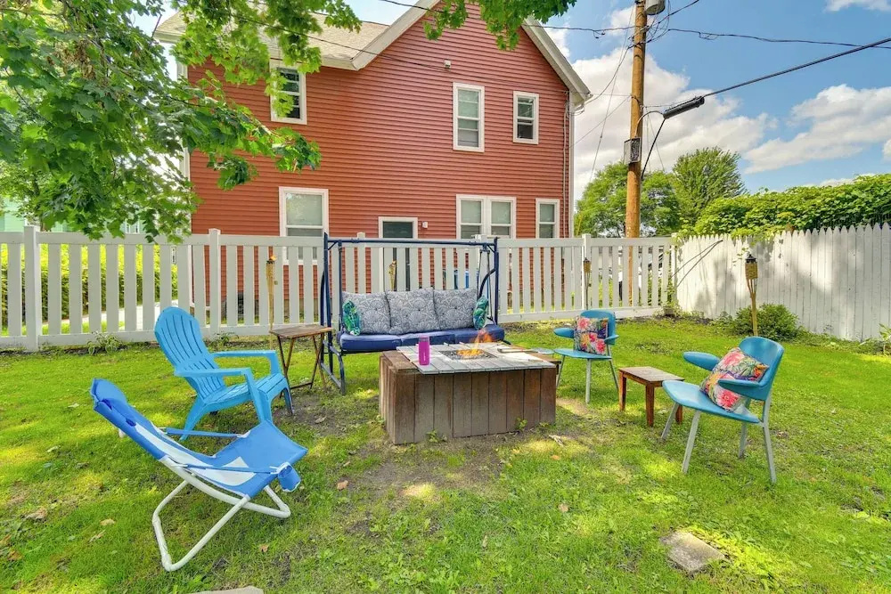 2 Miles to Dtwn! Idyllic Rochester Apt w/ Hot Tub