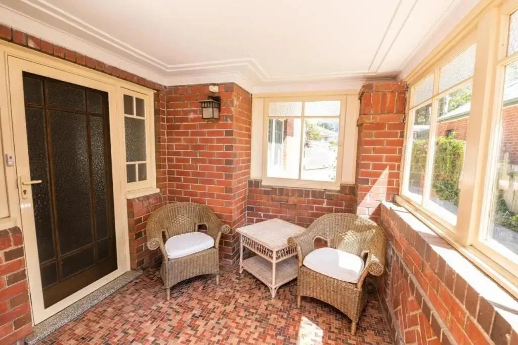 Hillside Cottage │ Comfy, Spacious, Walk to CBD & Stannies