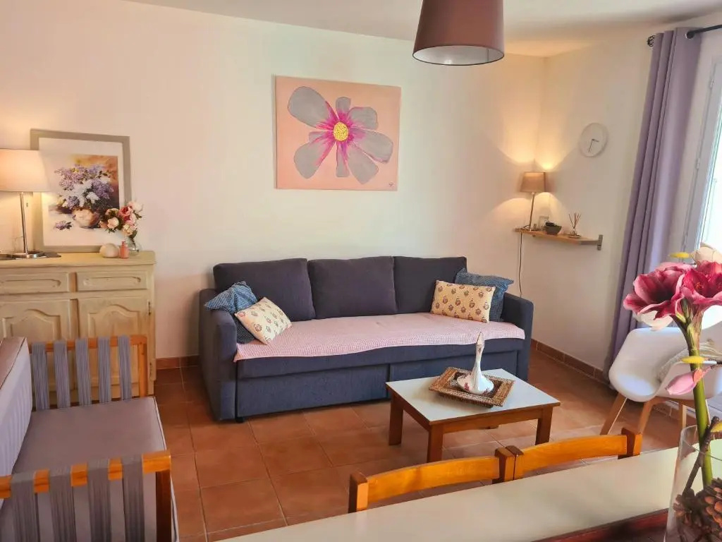 4 Bedrooms Apartment