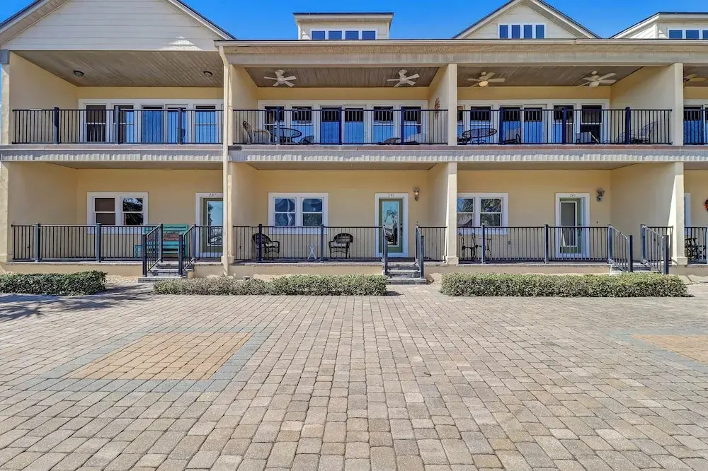 245 S Fletcher Ave
