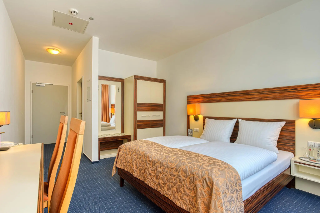 Standard Double room (full double bed)