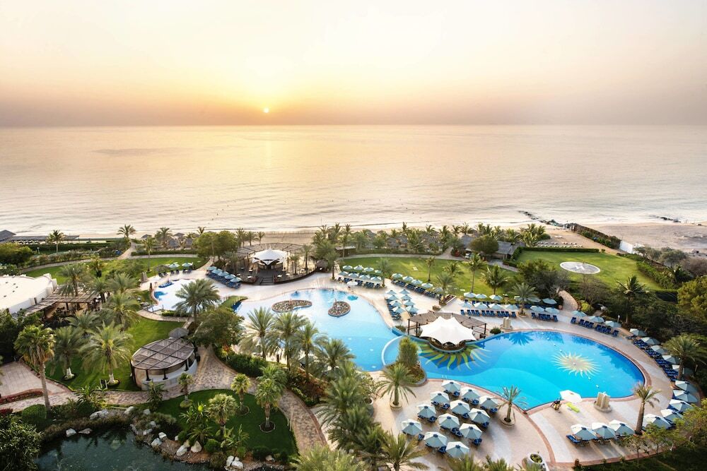 Le Meridien Al Aqah Beach Resort