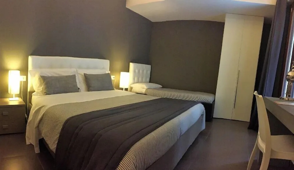 Standard Triple room with balcony
