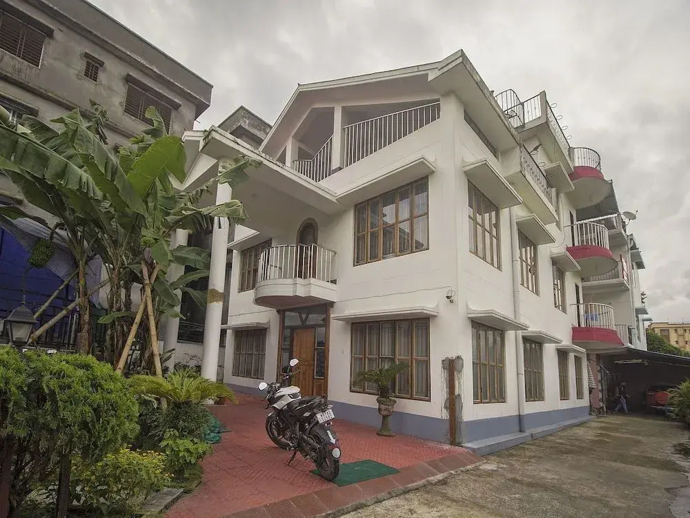 Comfort Zone By OYO Rooms