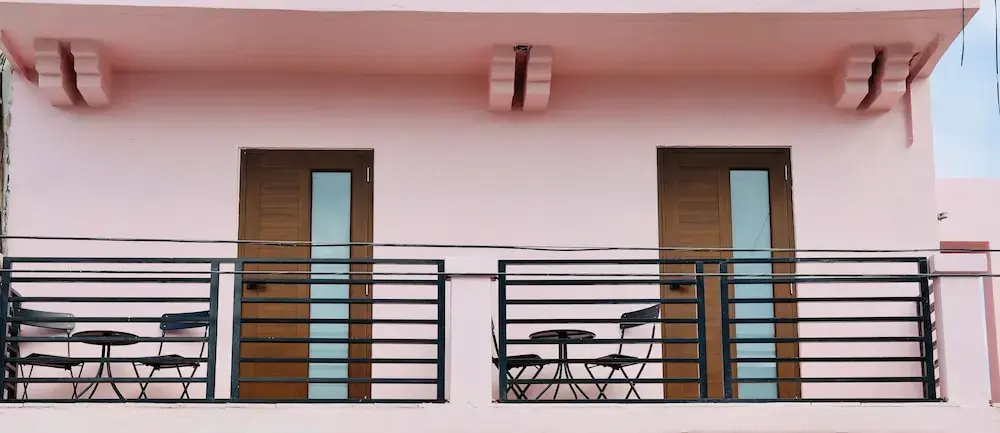 Room 11: Balcony Bliss in Creative Santurce