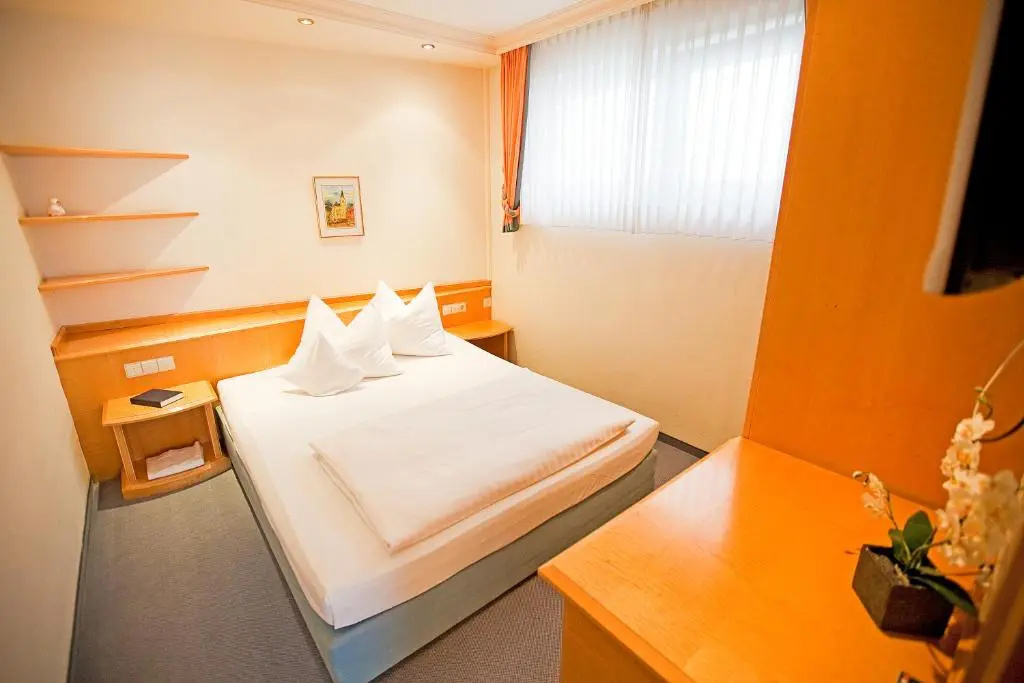 Comfort Double room (full double bed)