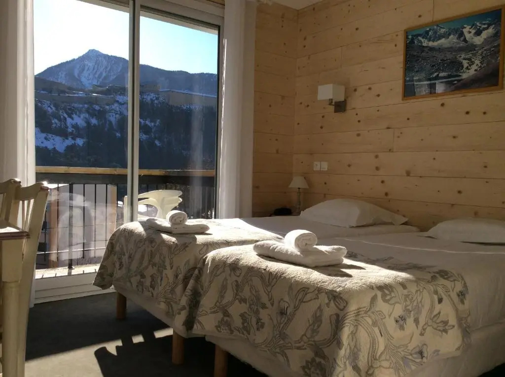 Standard Double room with mountain view (twin beds)