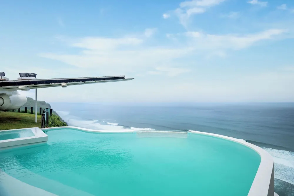 Private Jet Villa