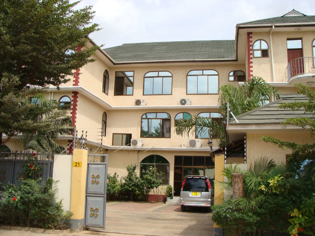 Varlek Hotel