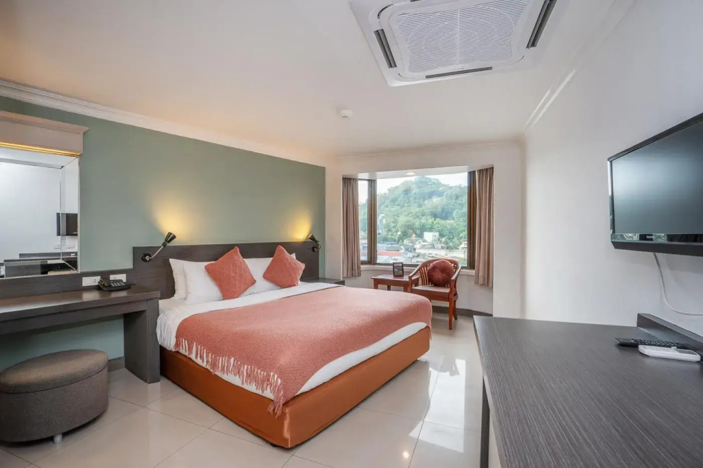 Отель I Pavilion Hotel Phuket в Пхукет (город)
