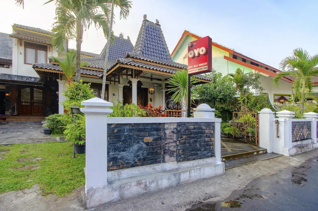 OYO 1650 Griya Joglo Homestay