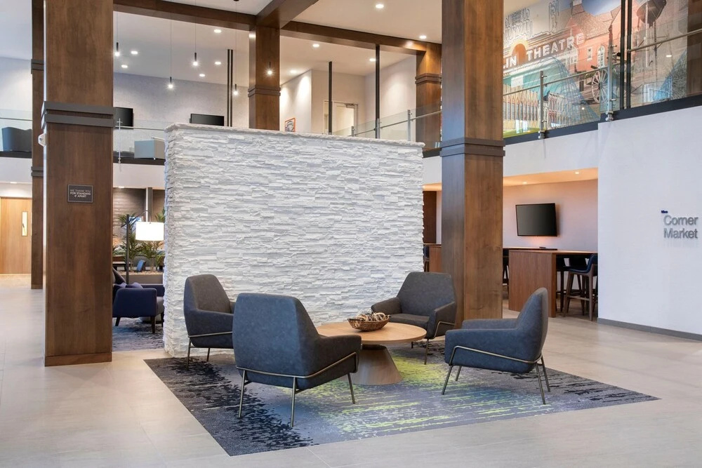 Lobby & Reception