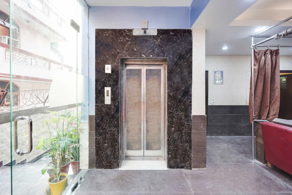 Collection O Maithli Marg Sector 55 Noida