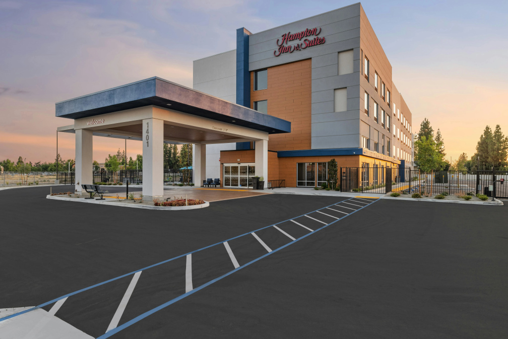 Hampton Inn & Suites Bakersfield Central