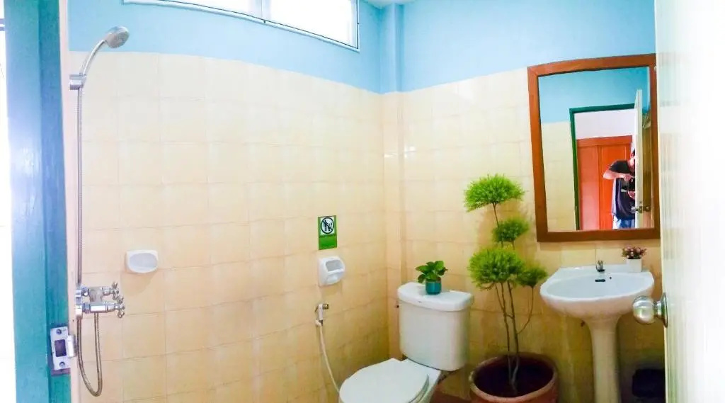 J Holiday Inn - Chambres