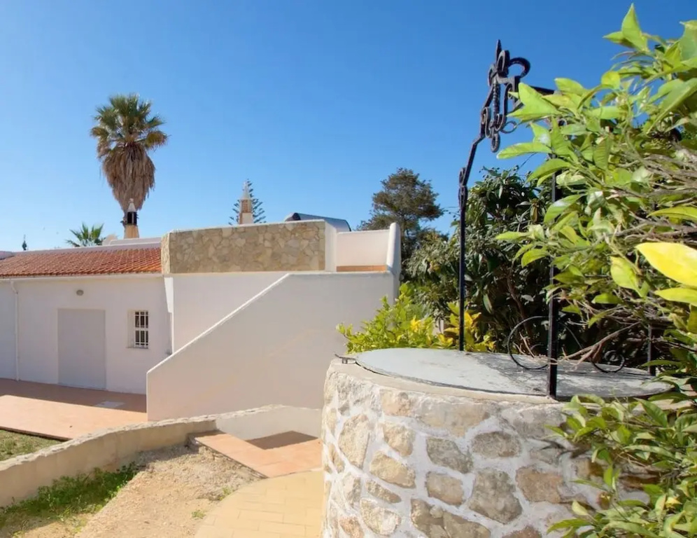 16 Centeanes Fabulous Location Just Short Walk t