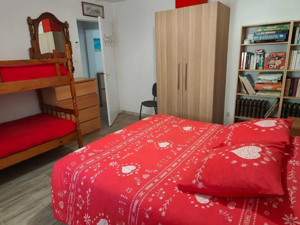 Voir la photo 1 — Appt 3 ch 2 sdb à 150m d'une plage de sable fin hyper équipé & Wifi lave linge & vaisselle