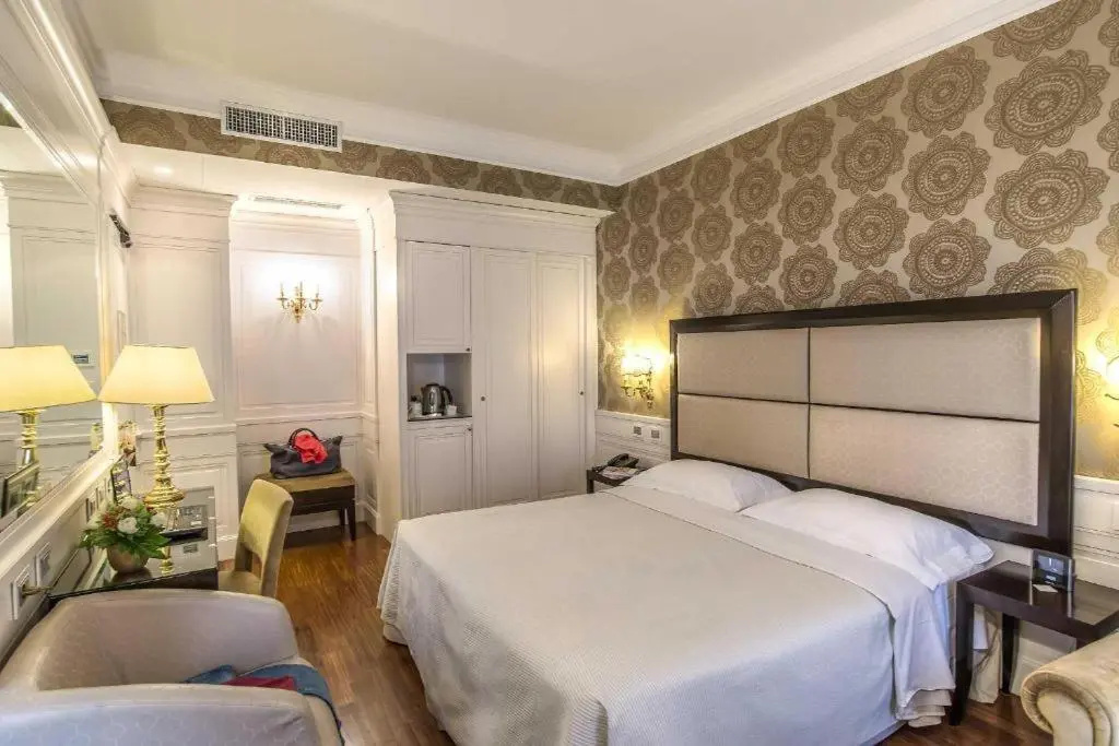 Double room (full double bed)