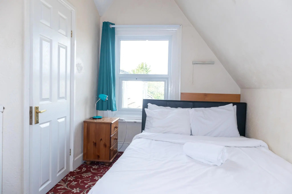 Standard Double room (full double bed)