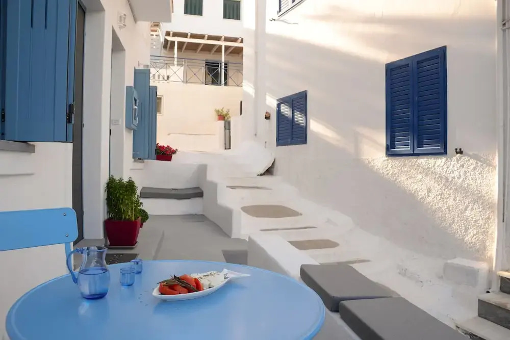 Amphoras Apartments - фото 12