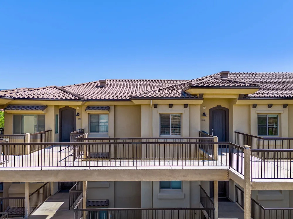 Cottage Point 5 Bedroom Home