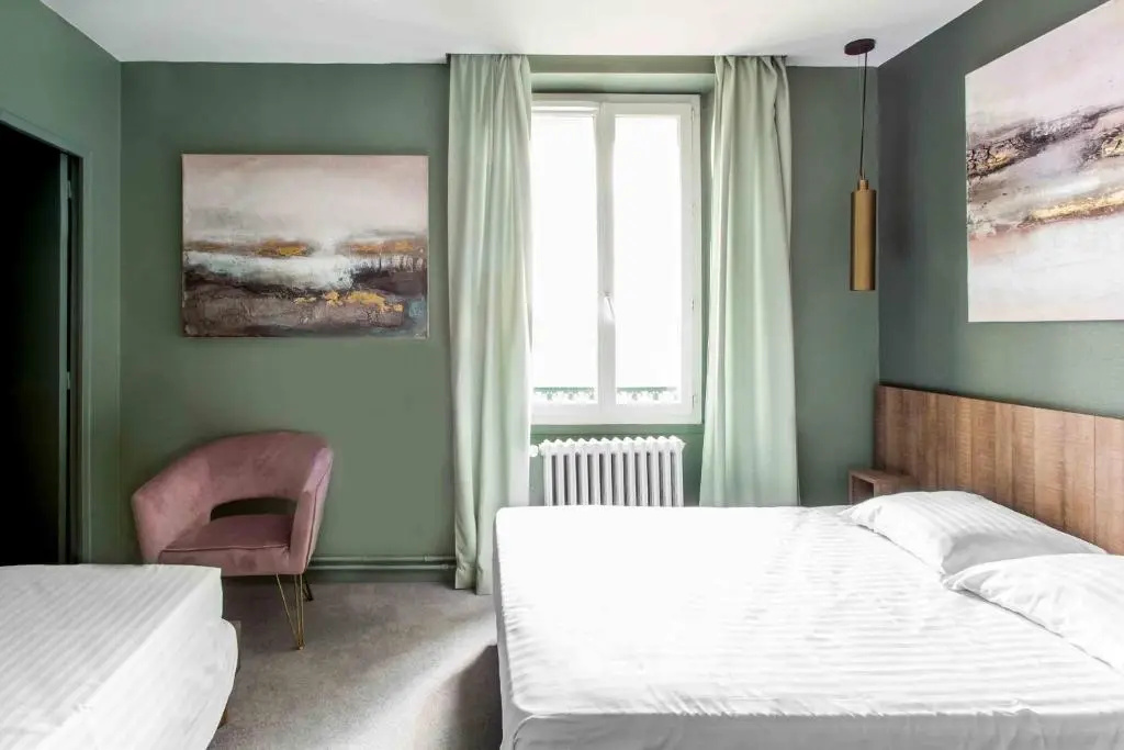 Standard Triple room
