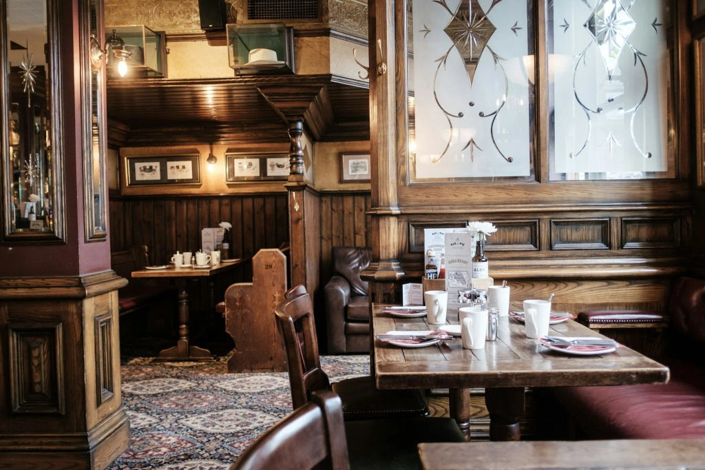 The Mad Hatter Hotel - Général